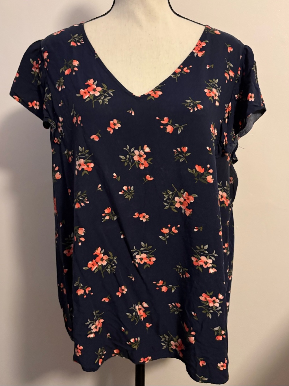 Old Navy Women’s XL Navy Floral Flutter Sleeve V Neck Blouse Top Coral Peach